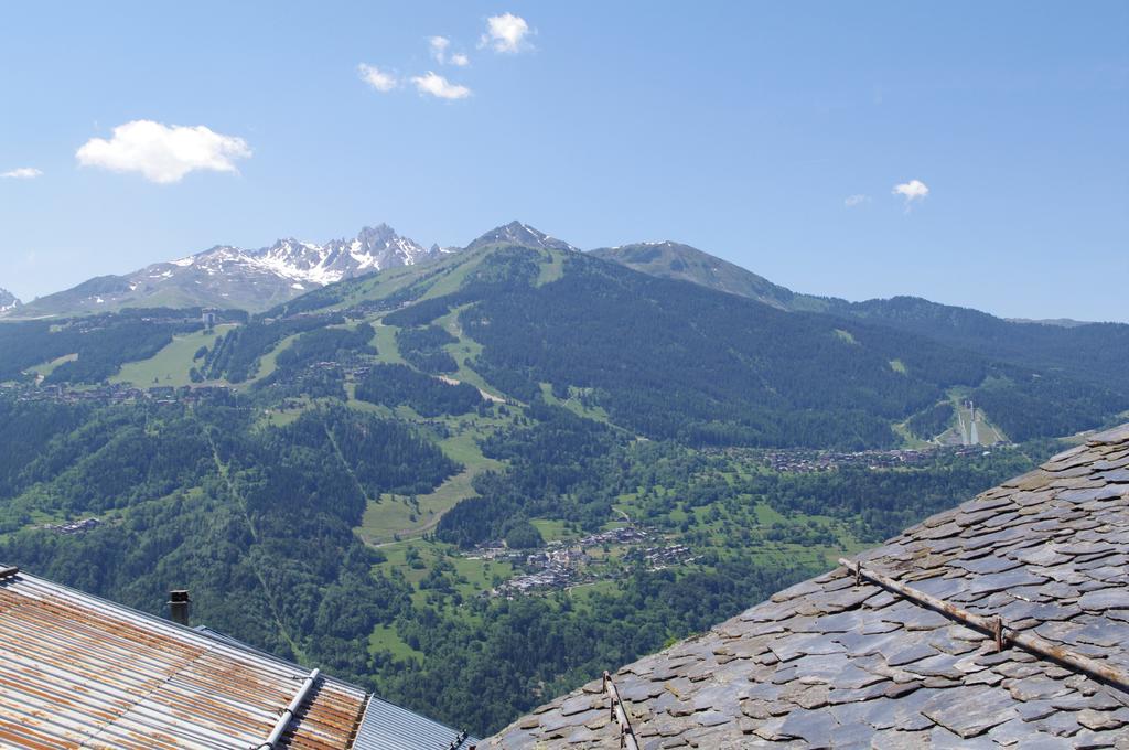 Appartement Dans Chalet De Montagne Bozel Room photo